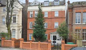 31 Broadhurst Gardens South Hampstead
